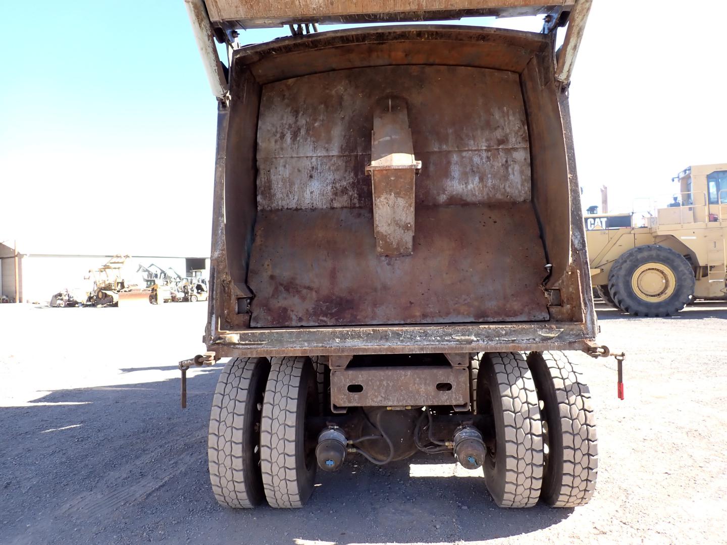 CAMION DE BASURA INTERNATIONAL 7400